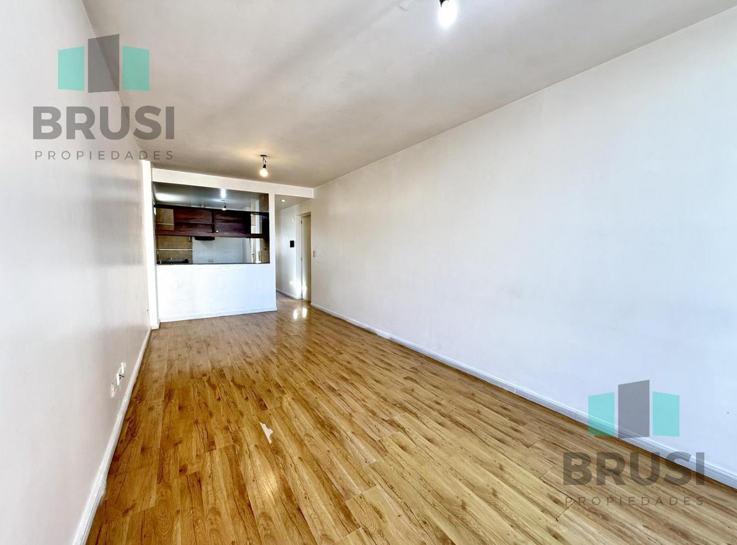 Foto de DEPARTAMENTO EN VENTA EN LOMAS DE ZAMORA - 2 AMBIENTES - SEMIPISO, imagen 2