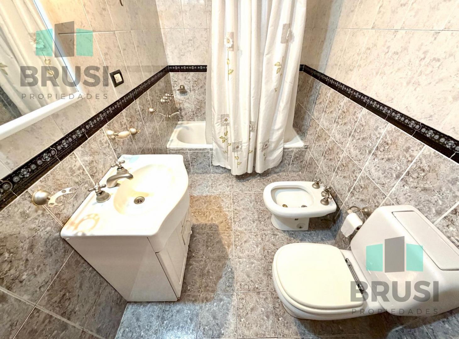 Foto de CASA PH EN TEMPERLEY EN VENTA - 6 AMBIENTES, imagen 3