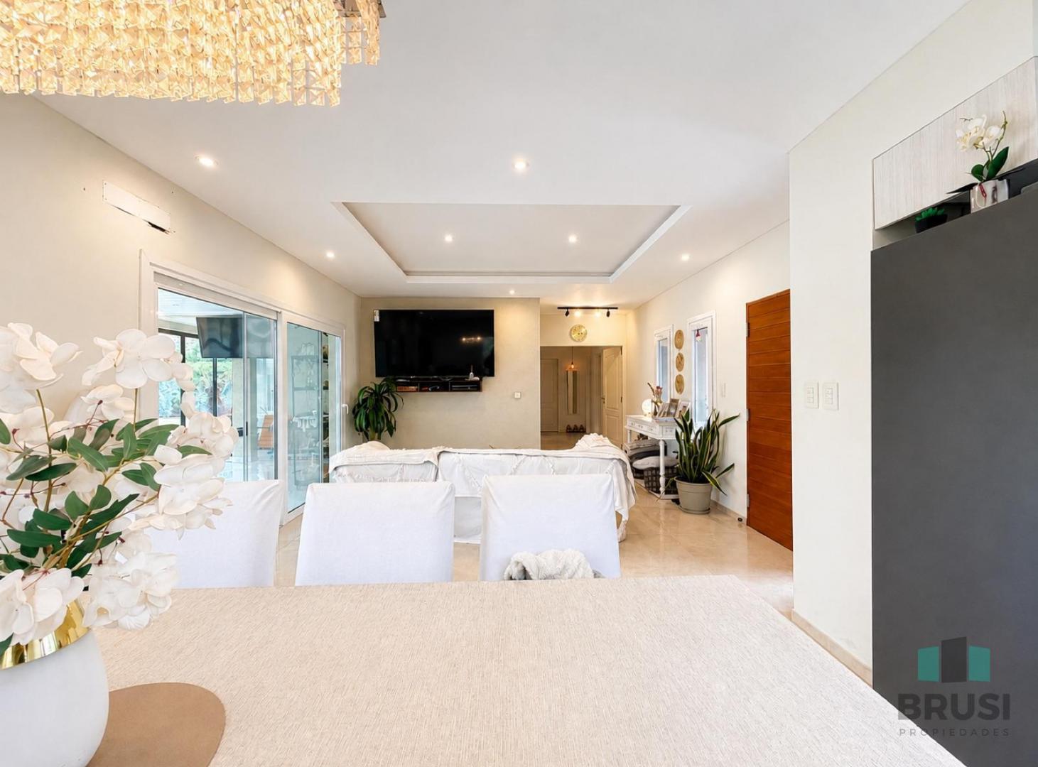 Foto de CASA EN VENTA EN UNA PLANTA EN SANTA INÉS - QUINCHO - PILETA, imagen 1