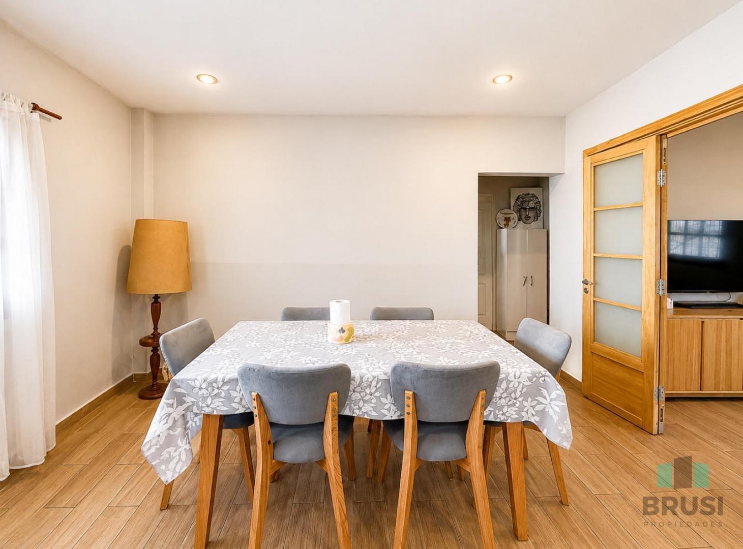 Foto de VENTA CASA 4 AMBIENTES CON QUINCHO - REMEDIOS DE ESCALADA, imagen 5