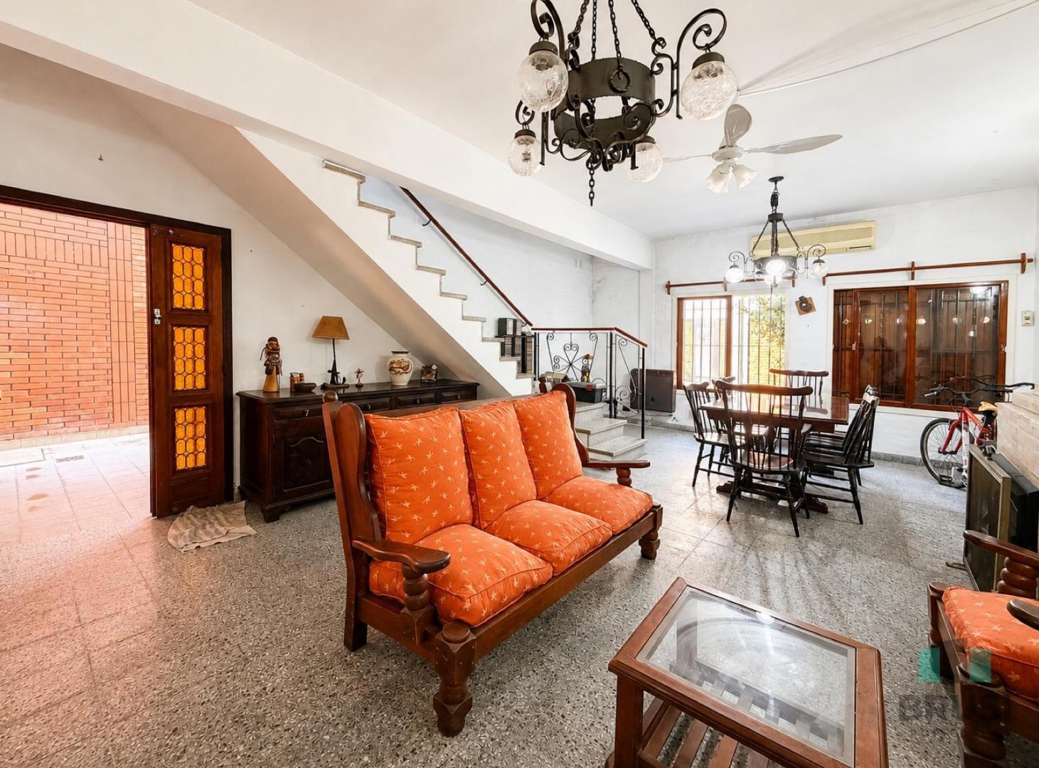 Foto de VENTA CASA 4 AMBIENTES CON COCHERA - TEMPERLEY, imagen 1