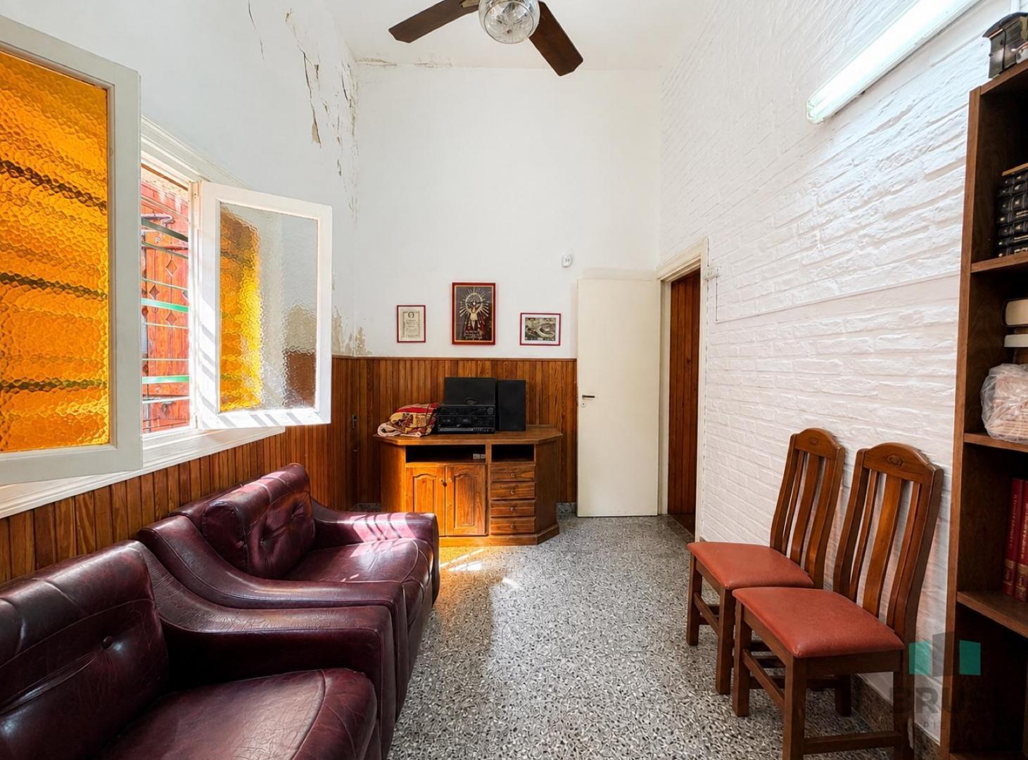 Foto de VENTA CASA 4 AMBIENTES CON COCHERA - TEMPERLEY, imagen 2