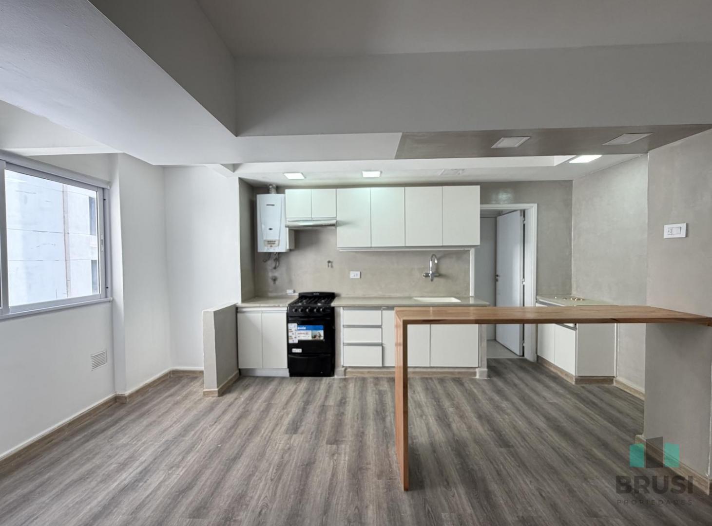 Foto de DEPARTAMENTO 4 AMBIENTES CON COCHERA, imagen 3