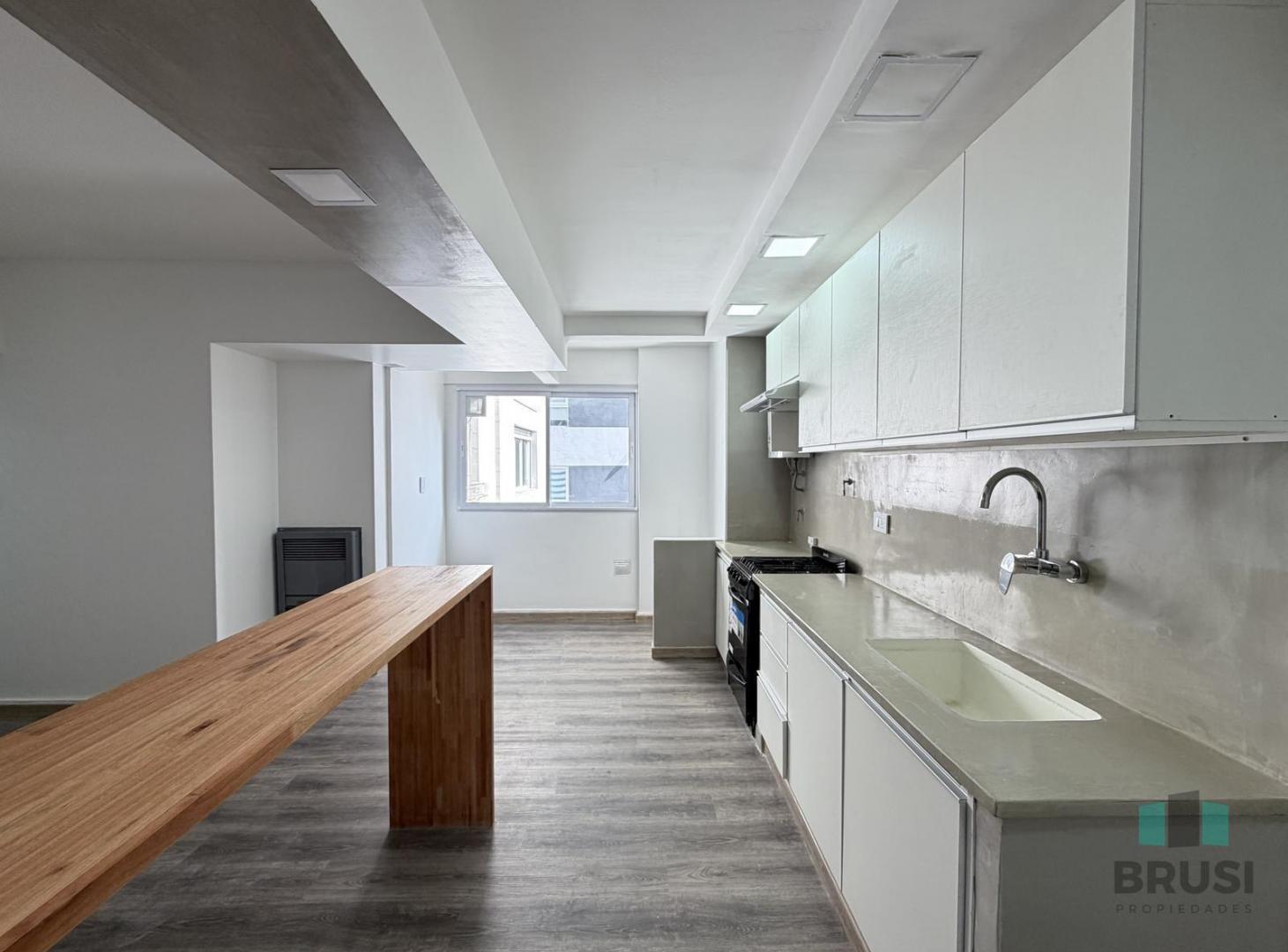 Foto de DEPARTAMENTO 4 AMBIENTES CON COCHERA, imagen 4