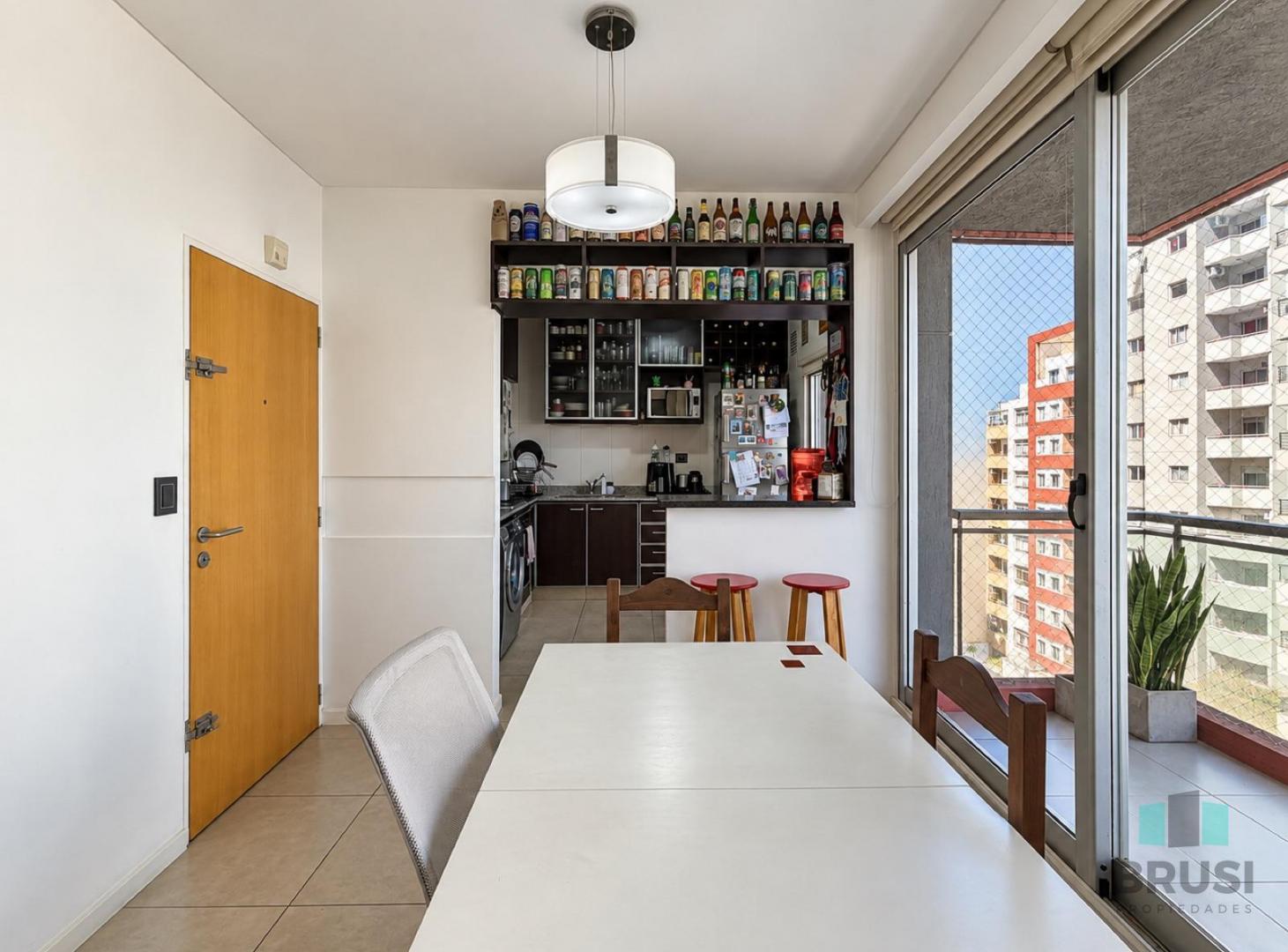 Foto de DEPARTAMENTO EN VENTA EN LOMAS DE ZAMORA - 3 AMBIENTES CON COCHERA Y, imagen 2