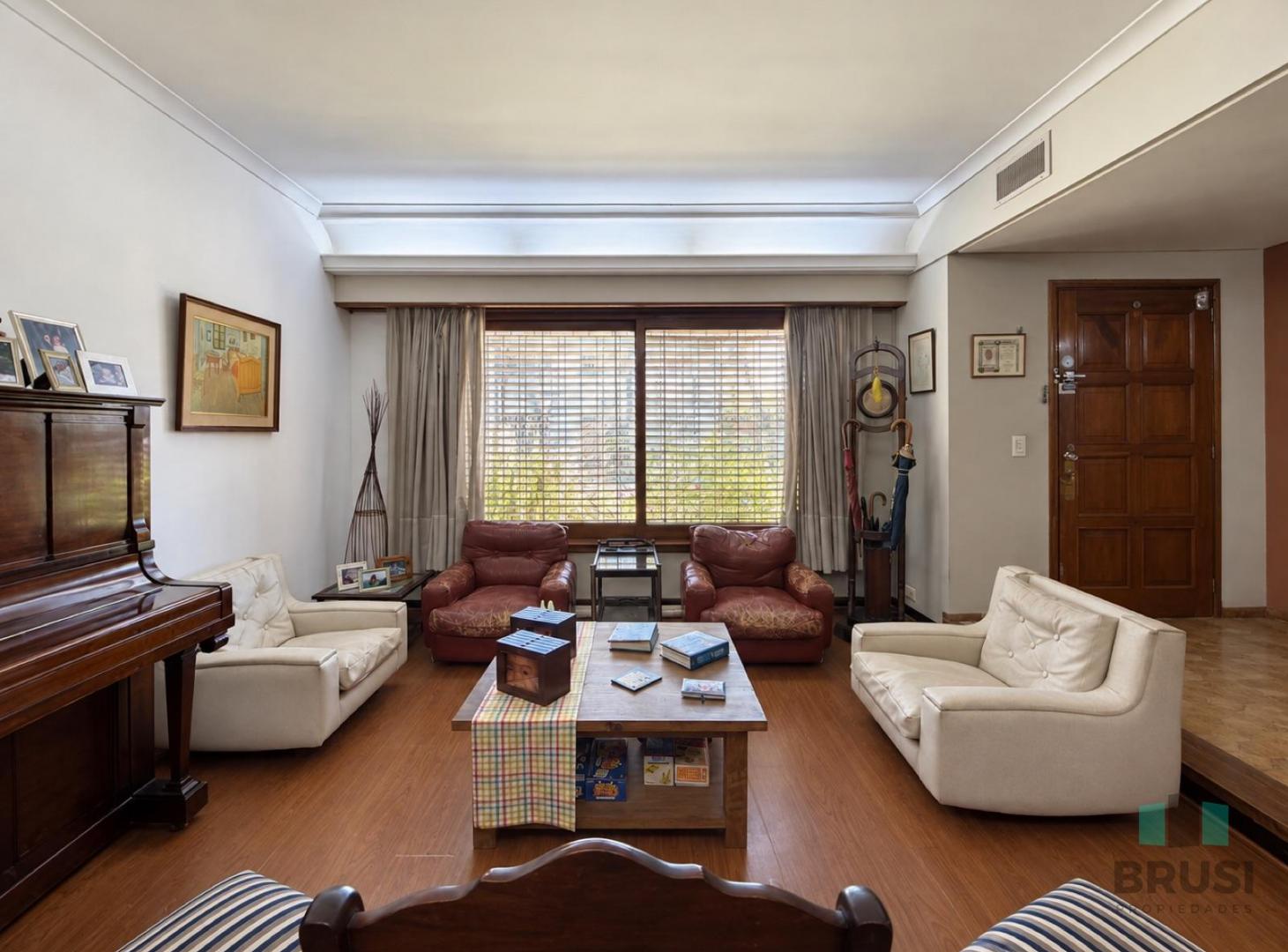 Foto de CASA EN VENTA EN LOMAS DE ZAMORA - 7 AMBIENTES CON SUM, imagen 4