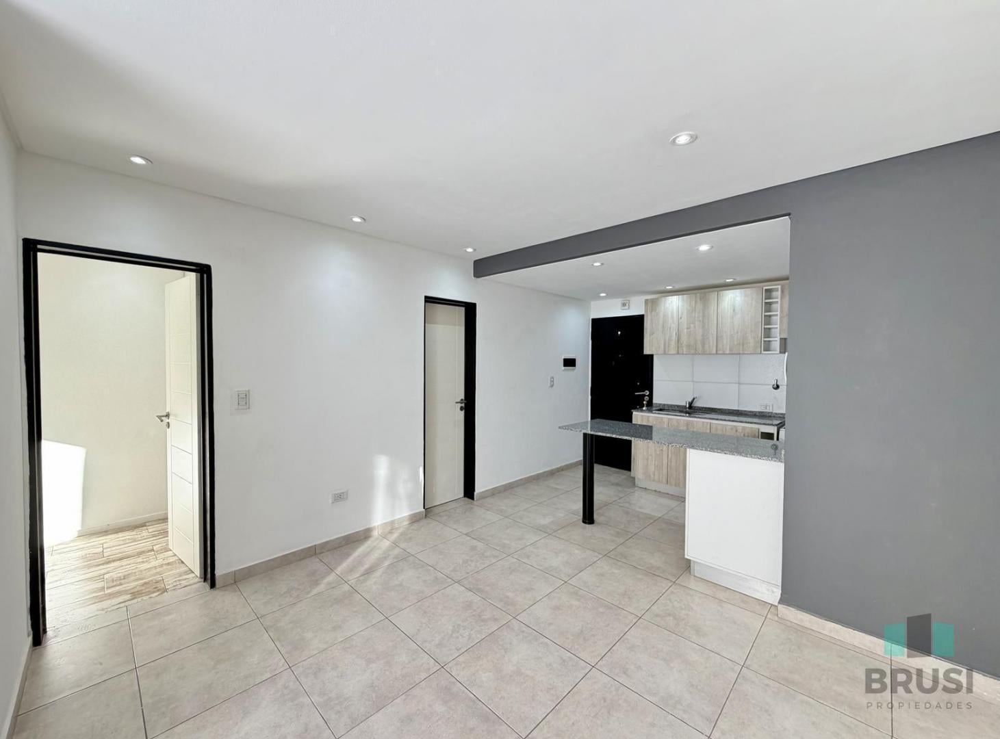 Foto de Departamento 2 ambientes con terraza privada en Venta en Lomas de Zamora, imagen 2
