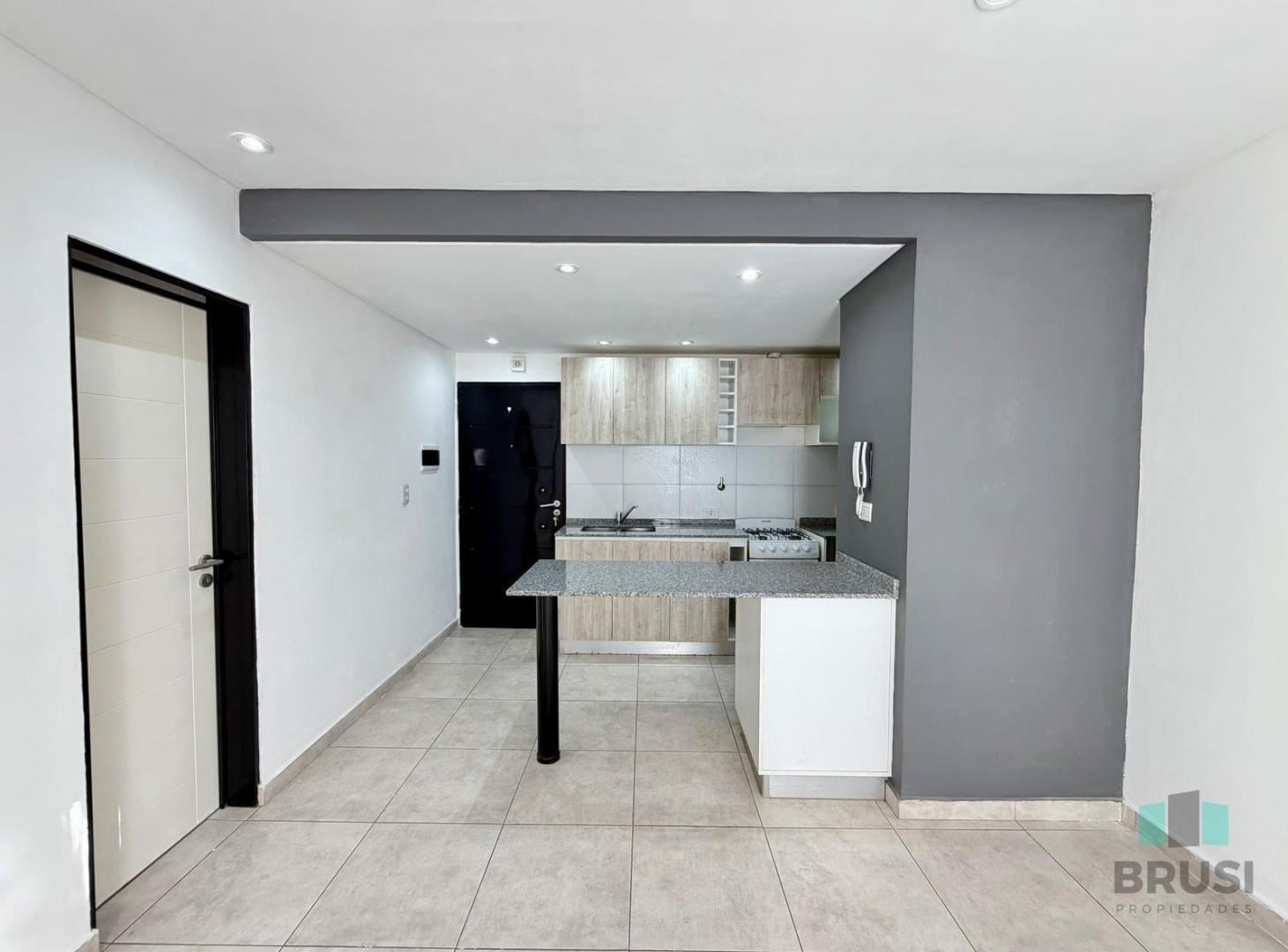 Foto de Departamento 2 ambientes con terraza privada en Venta en Lomas de Zamora, imagen 1