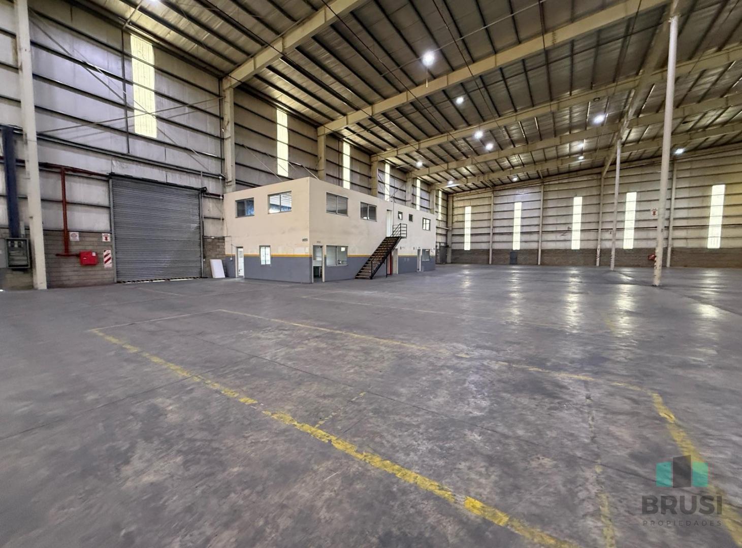 Foto de ALQUILER DE NAVE INDUSTRIAL 6.500 M² · 14M ALTURA · RED DE INCENDIO ·, imagen 5