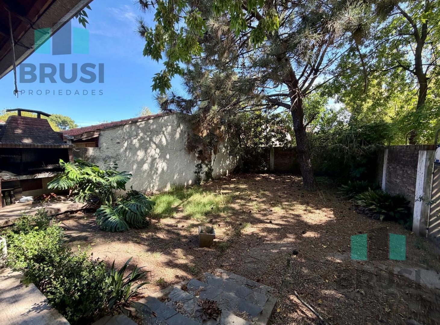 Foto de CASA EN VENTA EN ADROGUE - 2 PLANTAS - CON PARQUE, imagen 5