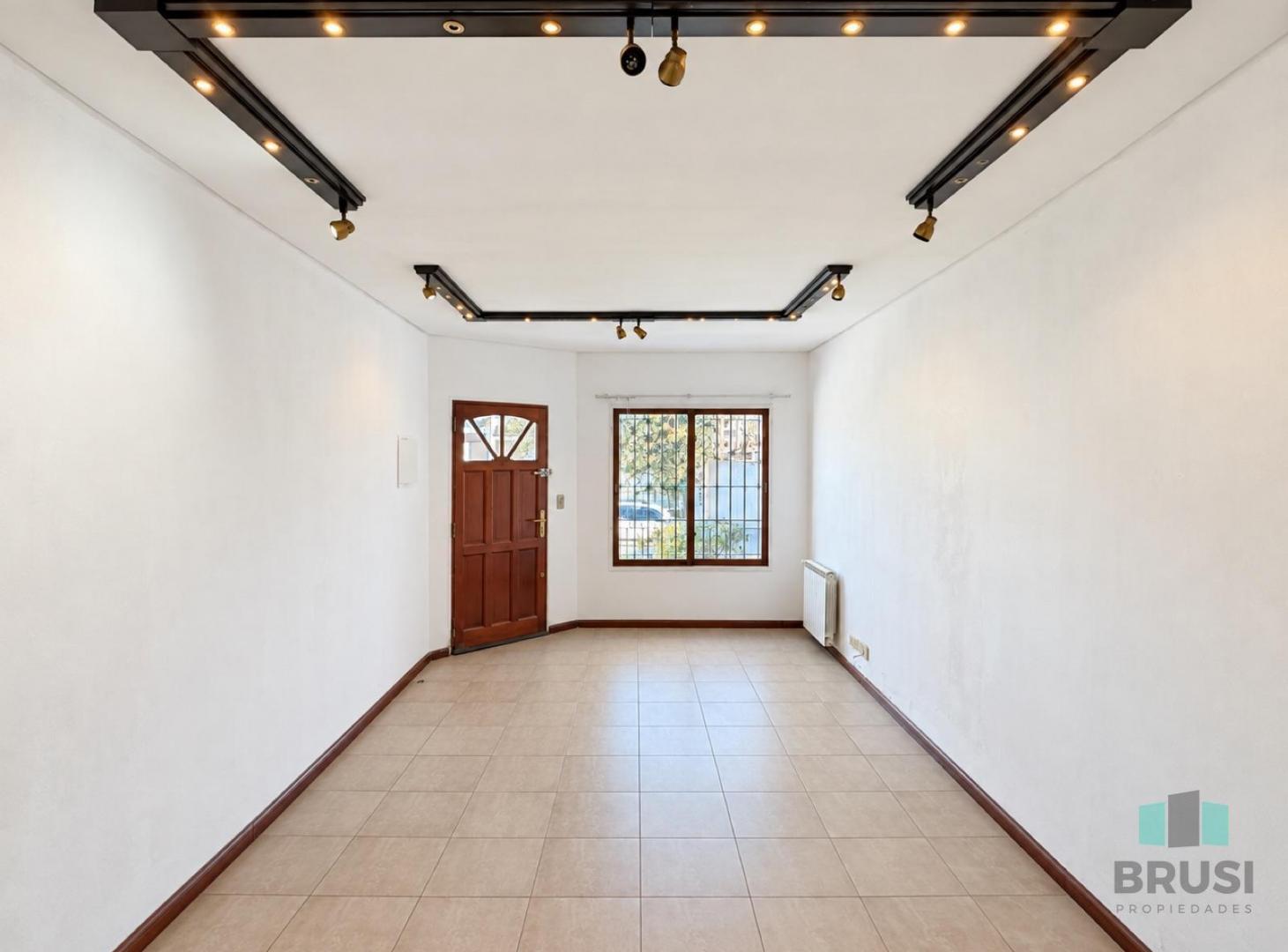 Foto de VENTA DEPARTAMENTO DUPLEX PH 3 AMBIENTES CON COCHERA Y FONDO, imagen 2