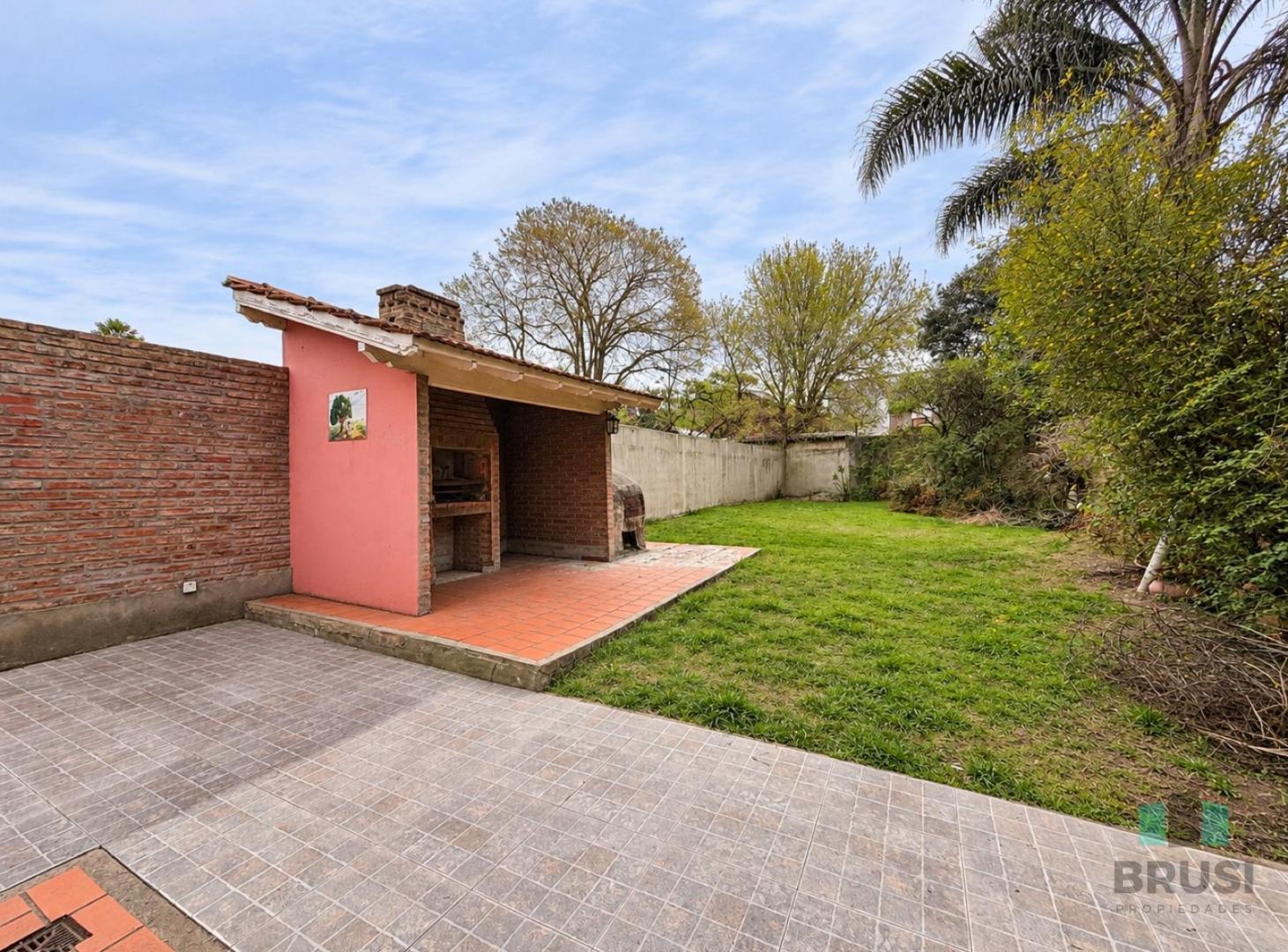 Foto de CASA EN VENTA EN TEMPERLEY - 3 MAIBENTES - CON PARQUE, imagen 5