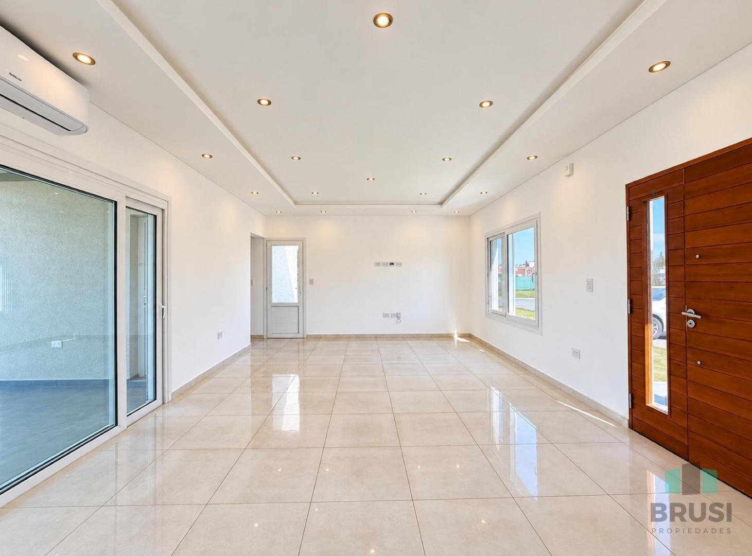 Foto de CASA EN VENTA DE UNA PLANTA EN SANTA INÉS, CON PILETA Y VISTA AL PULMÓN, imagen 2