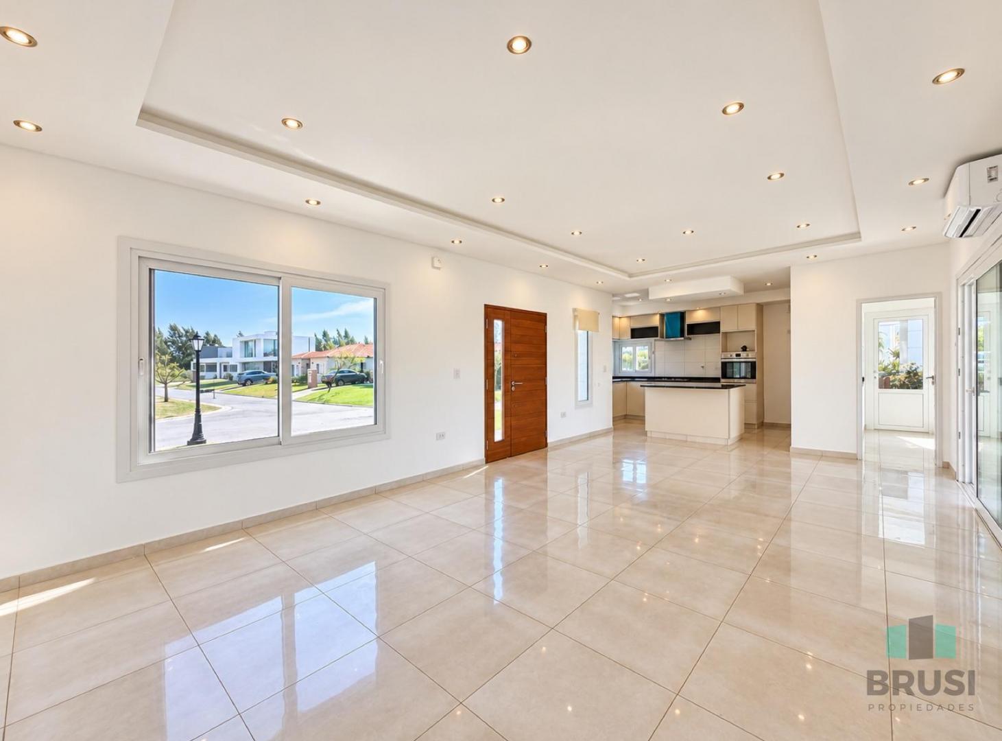Foto de CASA EN VENTA DE UNA PLANTA EN SANTA INÉS, CON PILETA Y VISTA AL PULMÓN, imagen 4