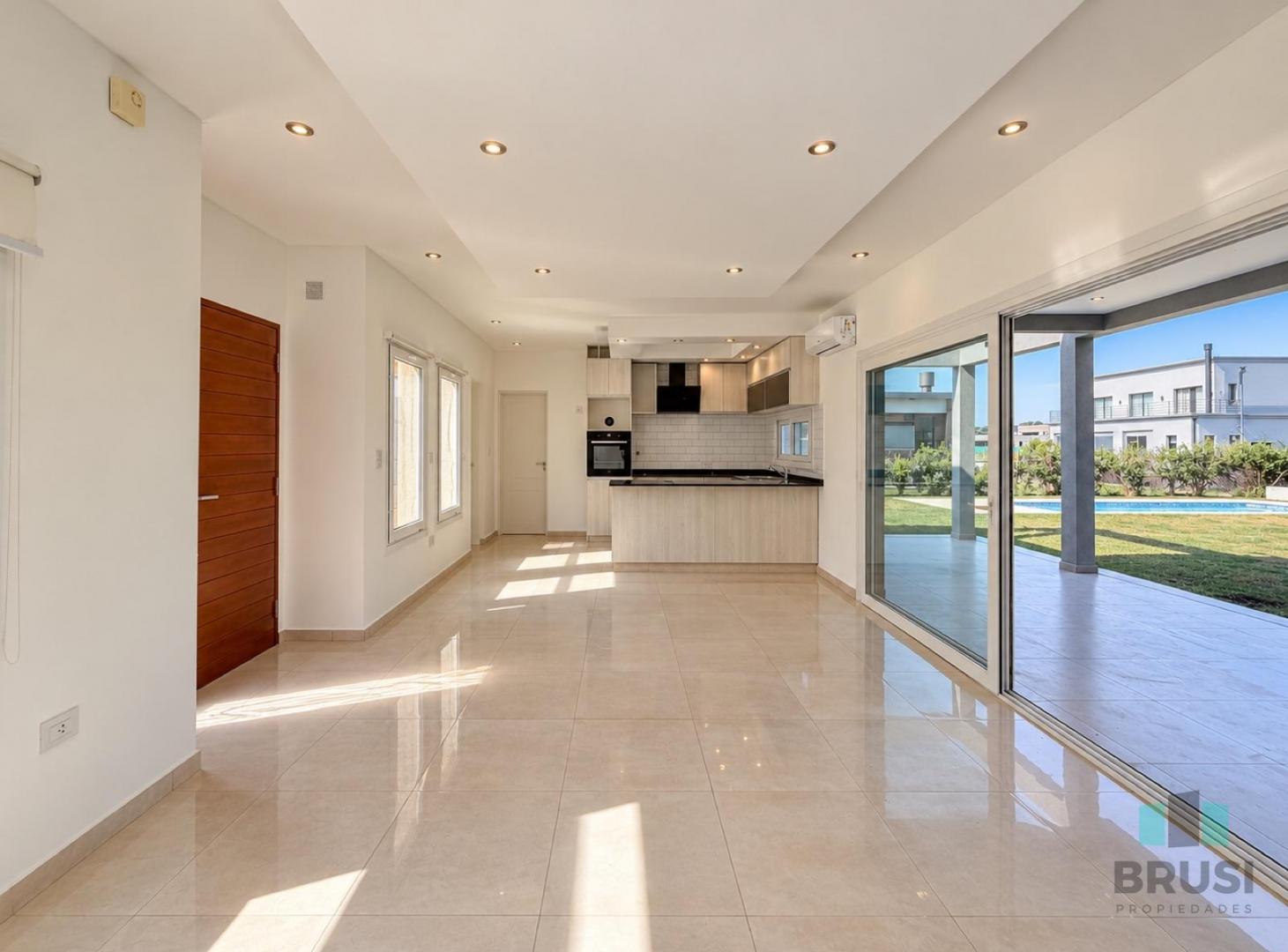 Foto de CASA EN VENTA DE UNA PLANTA EN SANTA INÉS, CON PILETA LOTE INTERNO, imagen 3