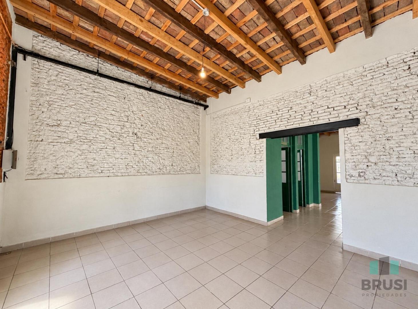 Foto de CASA EN VENTA/ALQUILER EN SAN VICENTE - IDEAL COMERCIAL, imagen 5