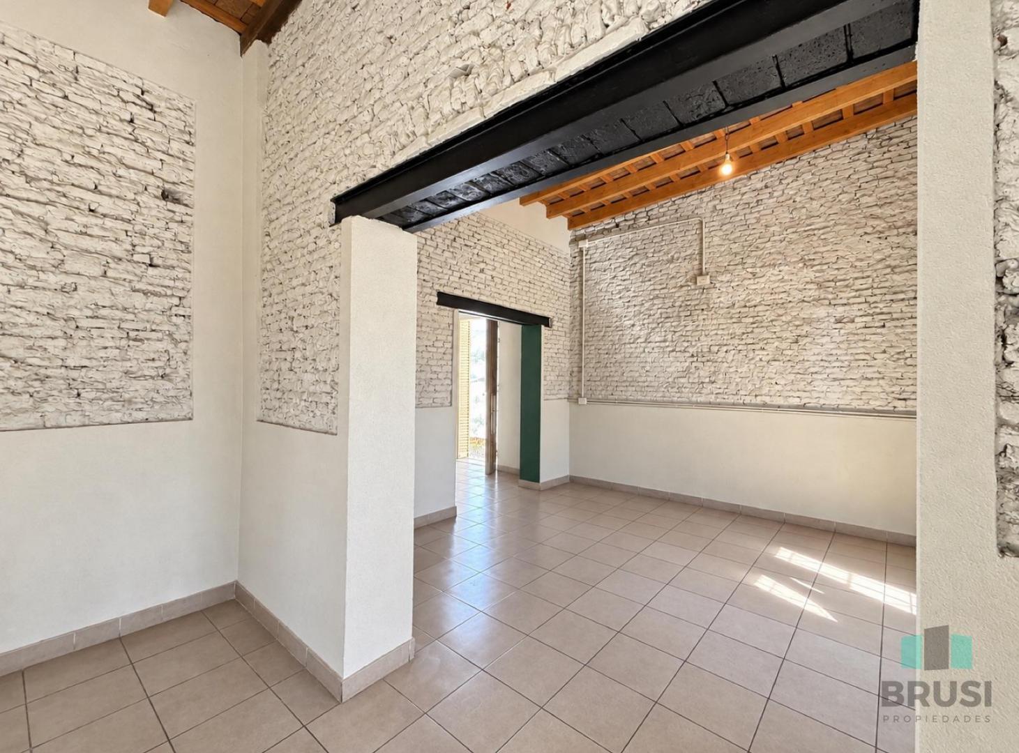 Foto de CASA EN VENTA/ALQUILER EN SAN VICENTE - IDEAL COMERCIAL, imagen 4