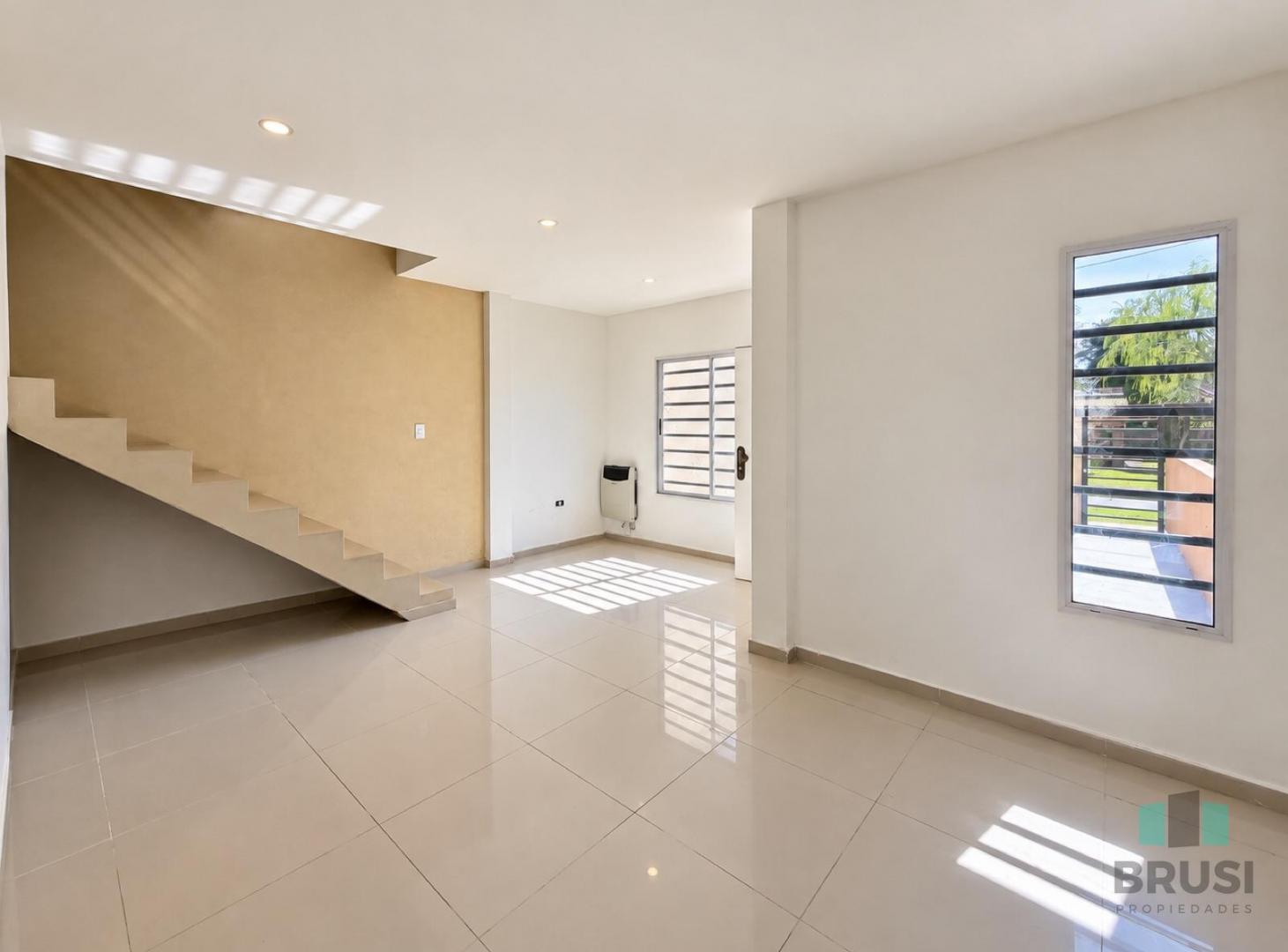 Foto de DUPLEX EN VENTA EN SAN VICENTE - 4 AMBIENTES CON PARQUE, imagen 4