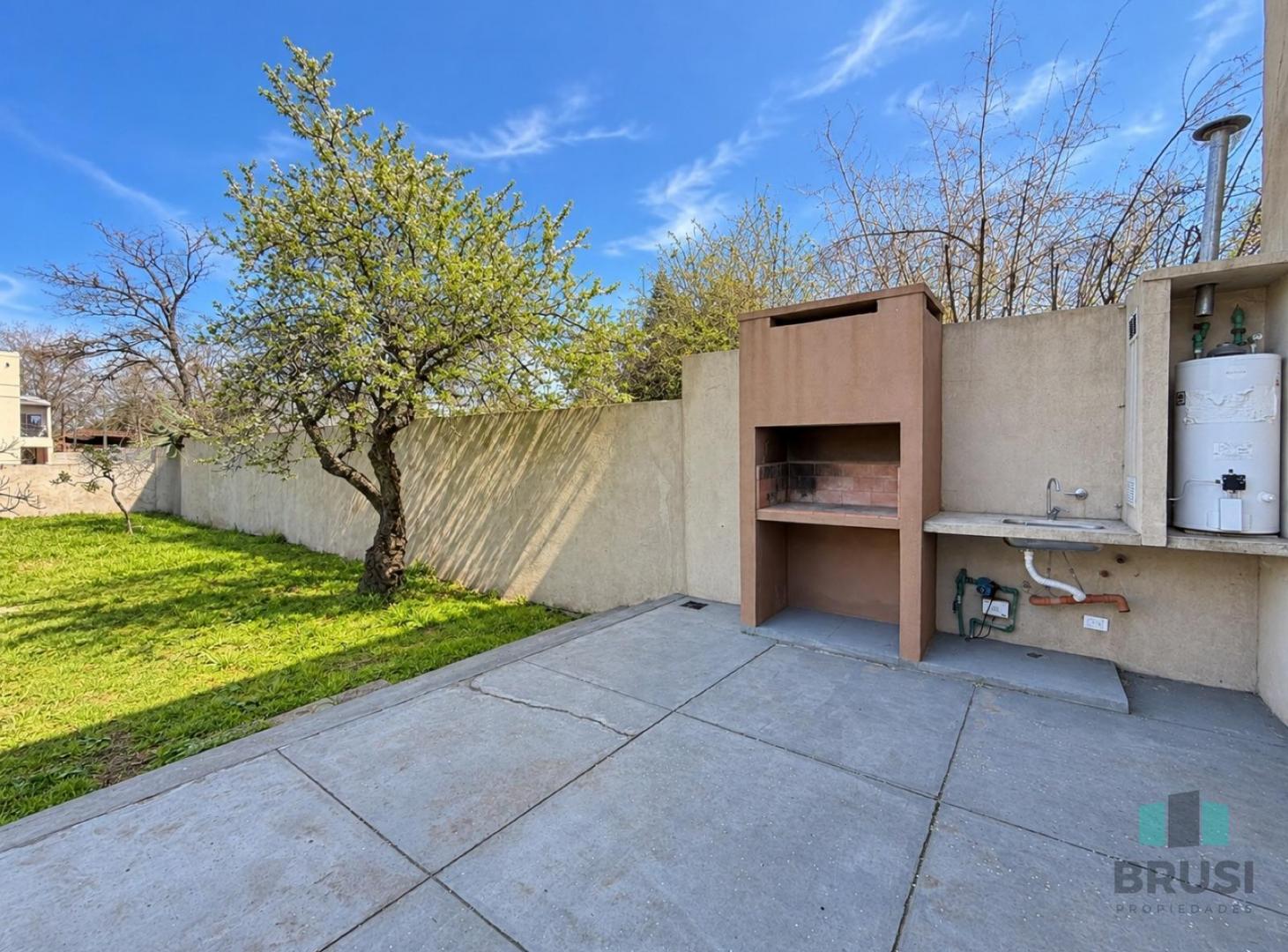 Foto de DUPLEX EN VENTA EN SAN VICENTE - 4 AMBIENTES CON PARQUE, imagen 3