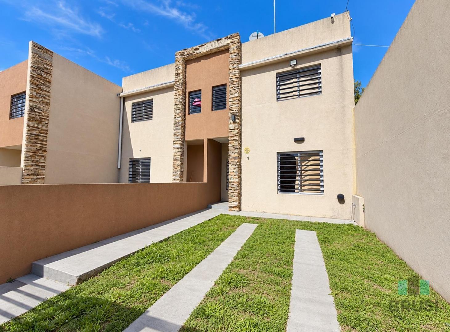 Foto de DUPLEX EN VENTA EN SAN VICENTE - 4 AMBIENTES CON PARQUE, imagen 1