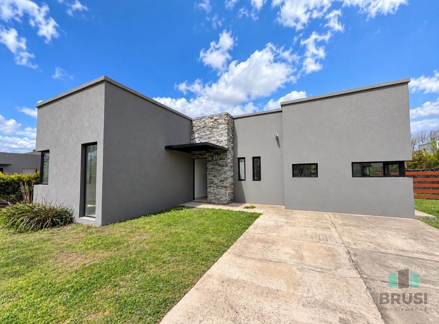 Foto de CASA EN VENTA EN PILAR DEL ESTE - BARRIO SANTA GUADALUPE, imagen 1