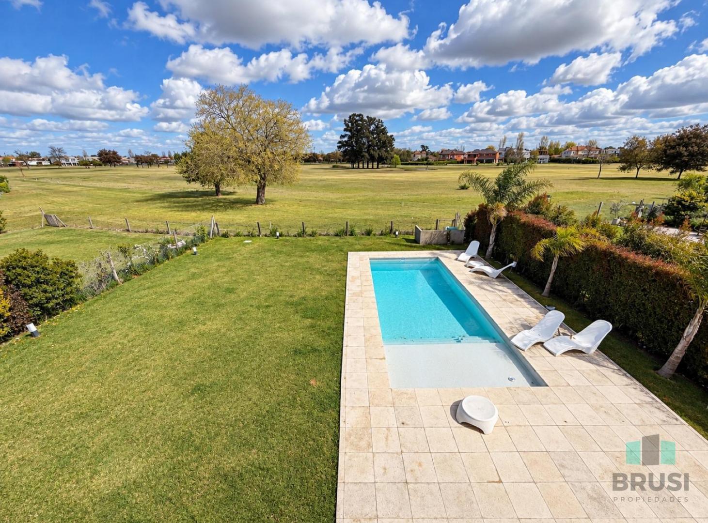 Foto de CASA EN VENTA EN HARAS SANTA MARIA AL GOLF - BARRIO EL TREBOL, imagen 3