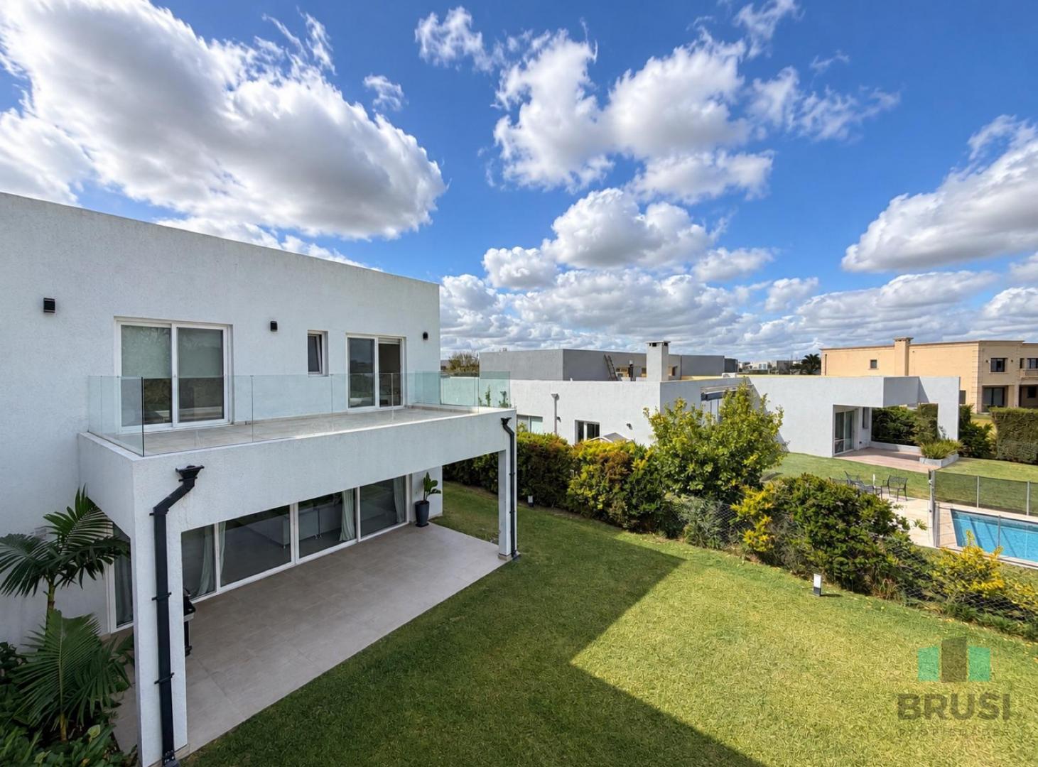 Foto de CASA EN VENTA EN HARAS SANTA MARIA AL GOLF - BARRIO EL TREBOL, imagen 2