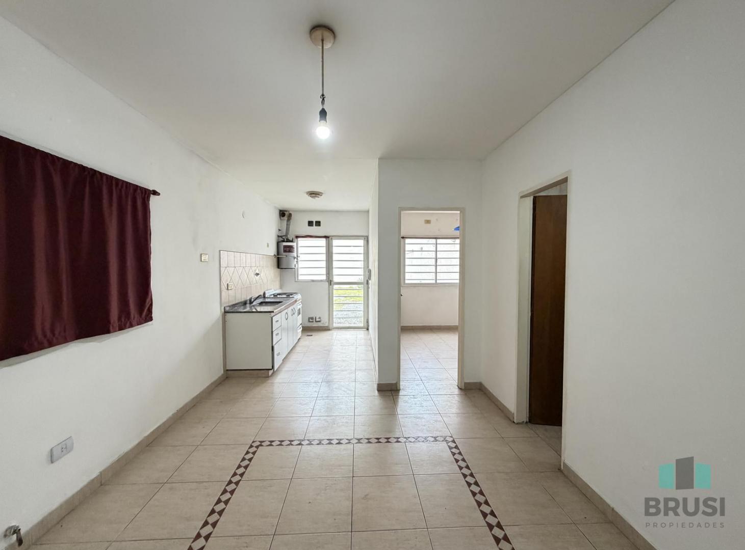 ALQUILER Departamento dos ambientes con cochera - Banfield
