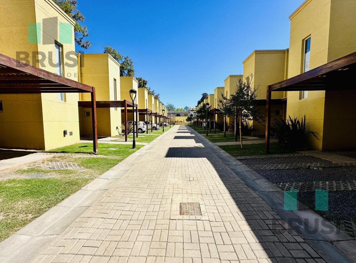 Foto de VENTA DUPLEX 2 AMBINTES CON JARDIN, PARRILLA Y PILETA | CANNING, imagen 1