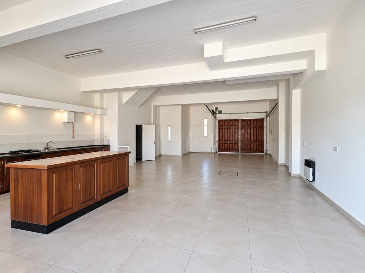 Foto de EXCEPCIONAL RESIDENCIA DE 8 AMBIENTES - Ramos Mejia, imagen 4