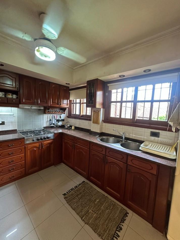Foto de AV. VELEZ SARSFIELD 1019 - Excelente casa 5 ambientes - Ciudad Madero, imagen 3
