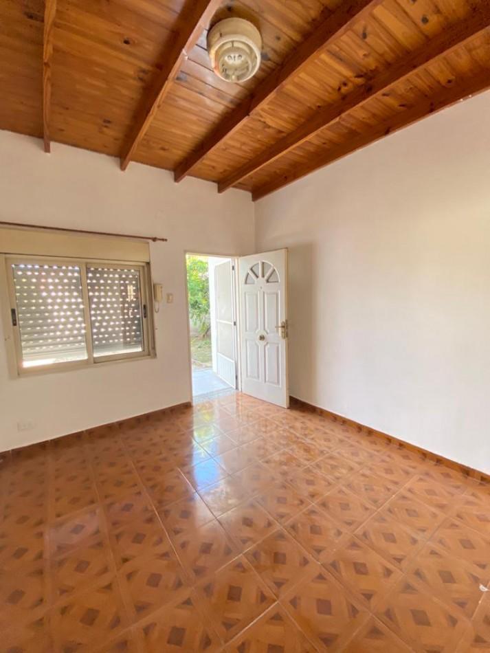 Foto de VELEZ SARSFIELD 1218 - CASA CON LOCAL, imagen 2