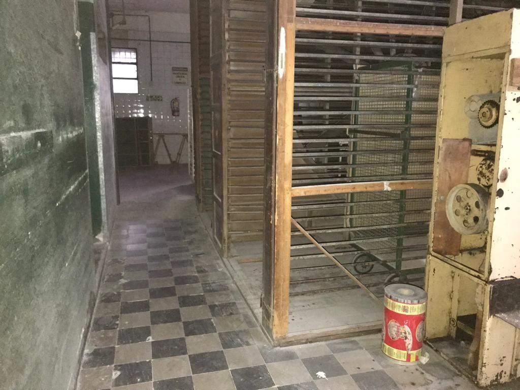 Bº Alberdi - Se Vende Antigua Fábrica de Pastas - Oportunidad - Terreno Para Edificar - Estructura D 2