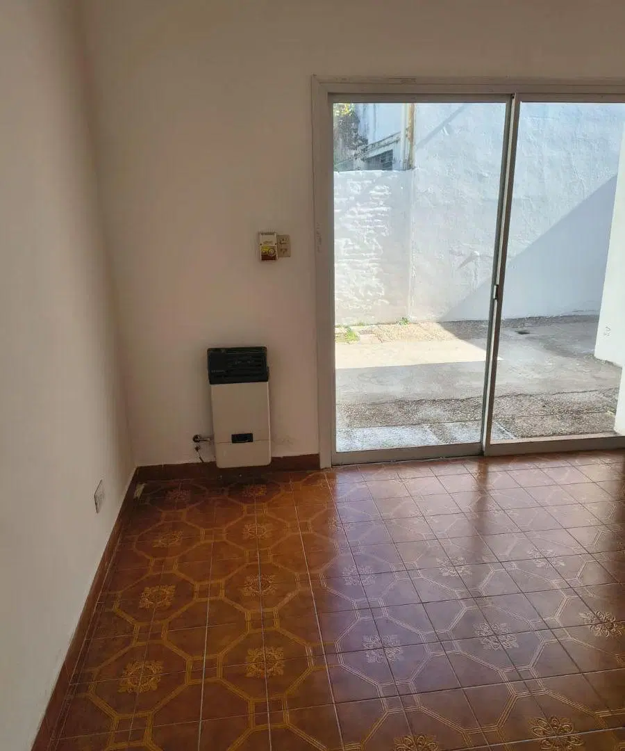 Villa Dolores.APTA CREDITO. Centro. Excelente ubic. 3 dorm. 2 baños Garaje. Dep. de servicio.Patio 5