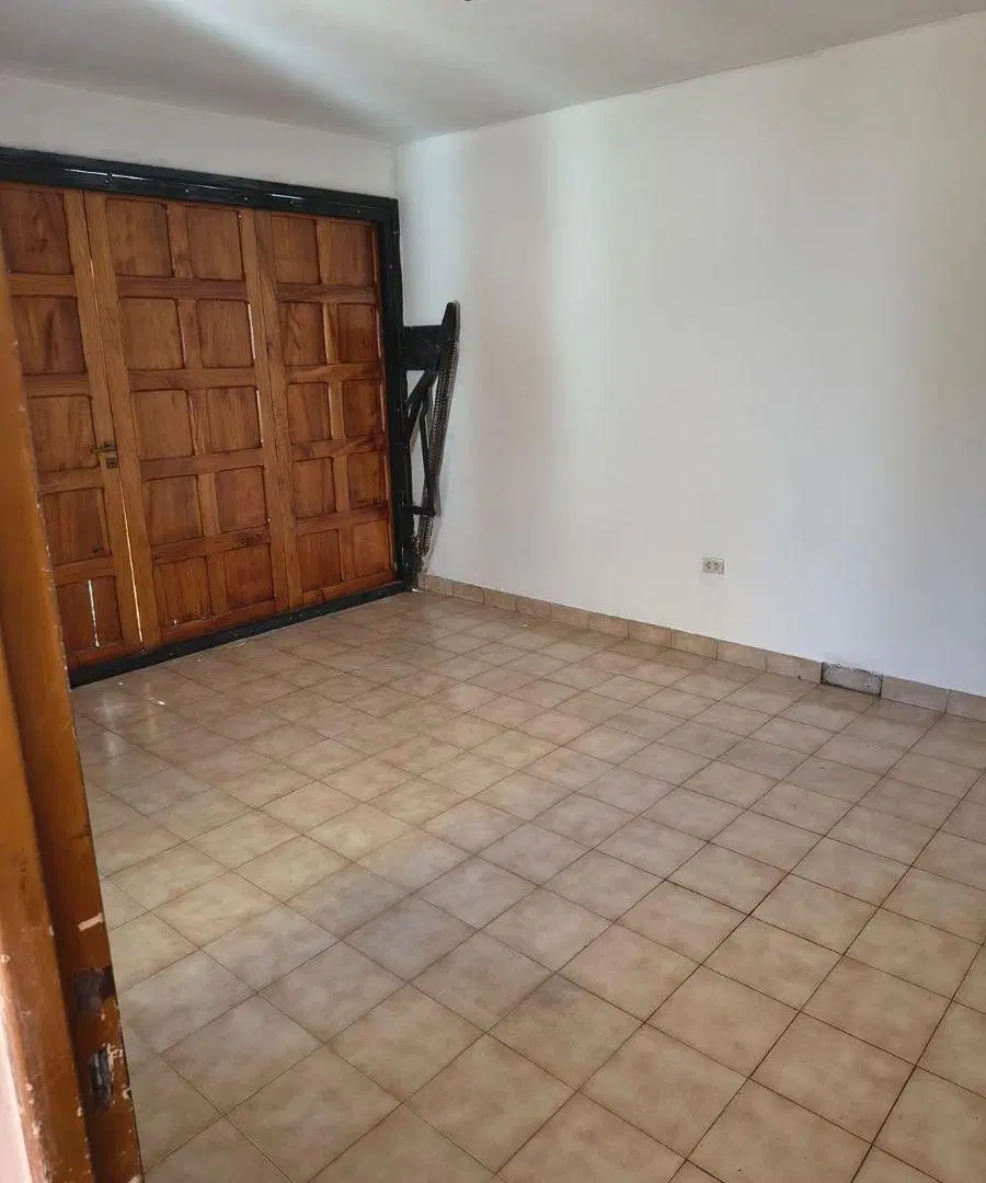 Villa Dolores.APTA CREDITO. Centro. Excelente ubic. 3 dorm. 2 baños Garaje. Dep. de servicio.Patio 2