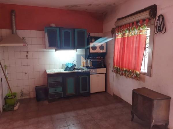 Foto de CASA EN VENTA A RECICLAR APTA CREDITO 3 DORMITORIOS, GOWLAN 180, imagen 5