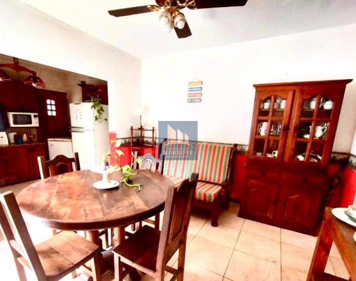 Foto de HERMOSA CASA CON TEJAS COLONIALES 3 AMBIENTES CON PILETA Y APTA, imagen 2