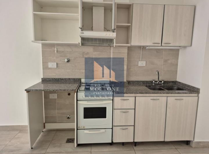 ALQUILER HERMOSO DEPARTAMENTO 2 AMB CON COCHERA A 3 CUADRAS DE LA ESTACION DE BANFIELD, GASCON AL 10 2