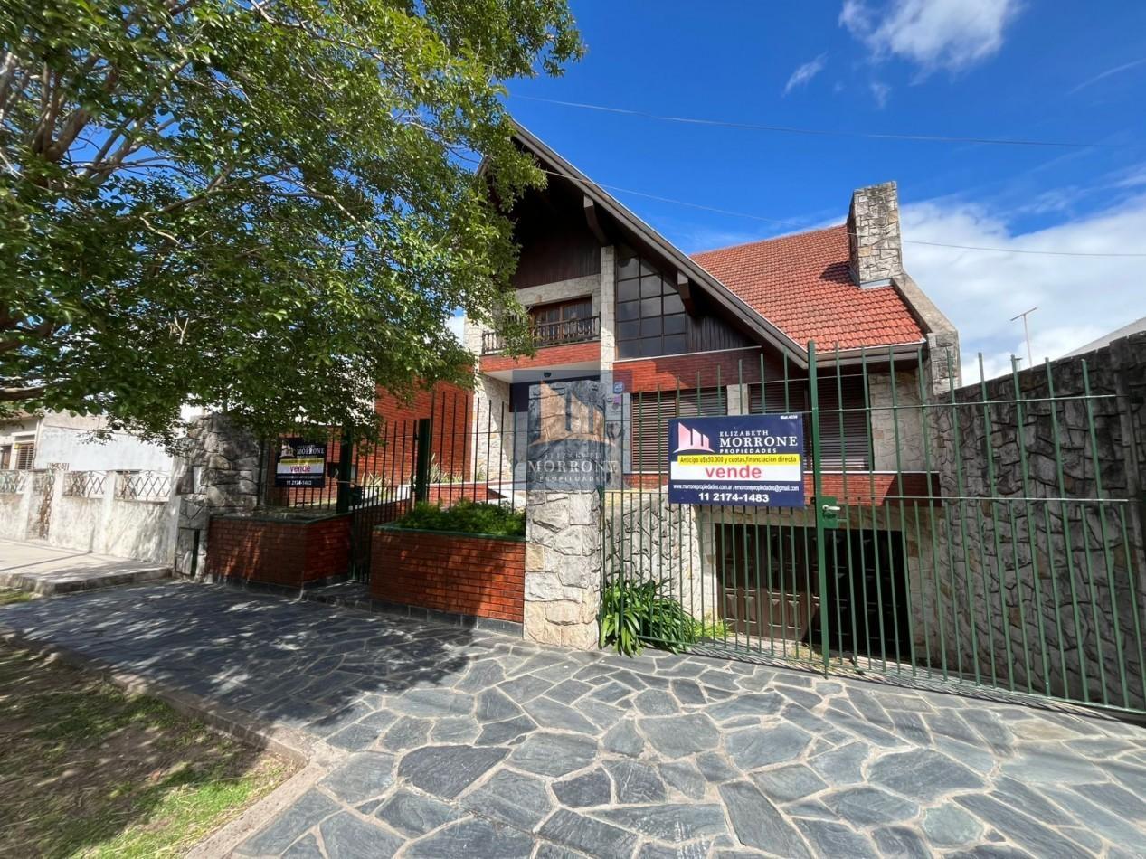 IMPORTANTE CHALET DE CATEGORIA CON 3 DORMITORIOS, SOTANO PARA VARIOS AUTOS Y PARQUE, LA CALANDRIA 40
