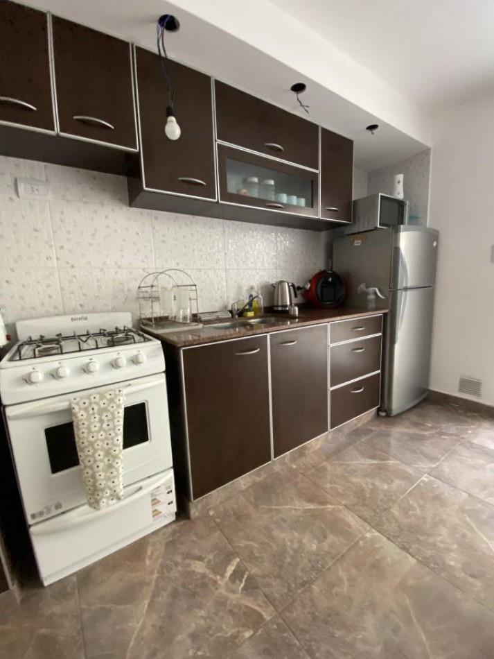 VENTA DUPLEX INTERNO 3 AMBIENTES CON PATIO, DISTRIBUIDO EN 2 PLANTAS, RUBEN DARIO 500 -TEMPERLEY-