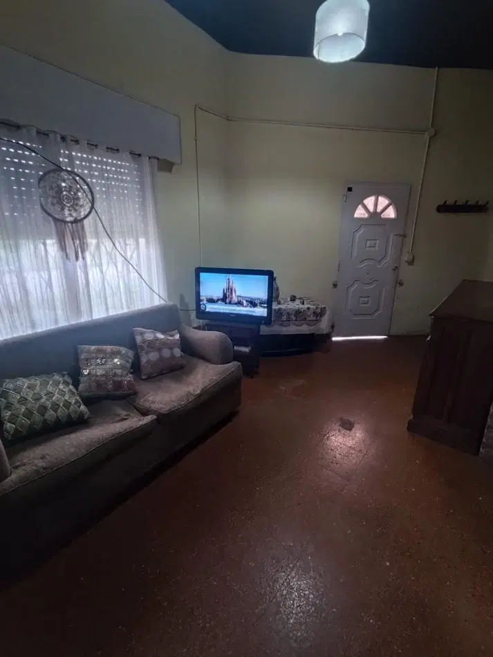 ALQUILER DEPARTAMENTO EN PLANTA BAJA 2 AMBIENTES AMUEBLADO, A UNA CUADRA DE AV EVA PERON AL 2100, MA 5
