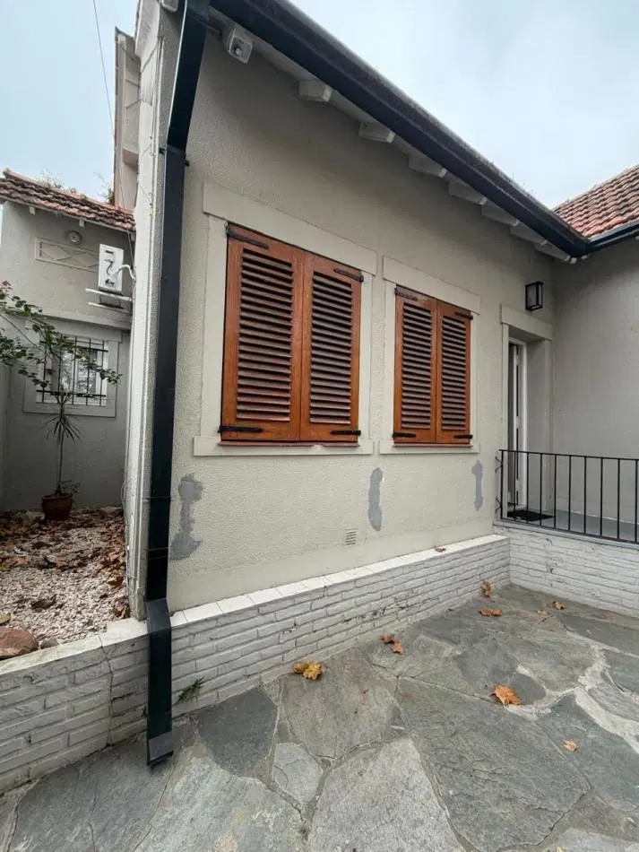 ALQUILER HERMOSA CASA, 3 AMBIENTES, TERRAZA CON PARRILLA, EXCELENTE UBICACION, LAVALLE 282 -BARRIO I 4