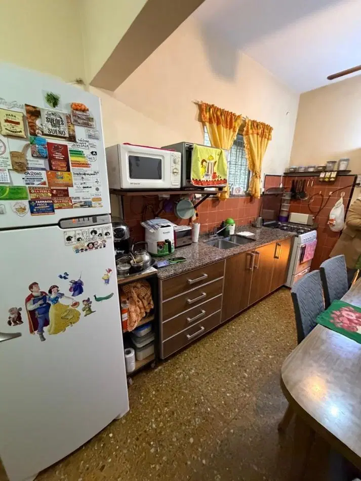 VENTA IDEAL 2 FAMILIAS CASA CON DEPARTAMENTO 2 AMBIENTES, QUINCHO Y AMPLIO PARQUE, FERRE 126 -JOSE M 4