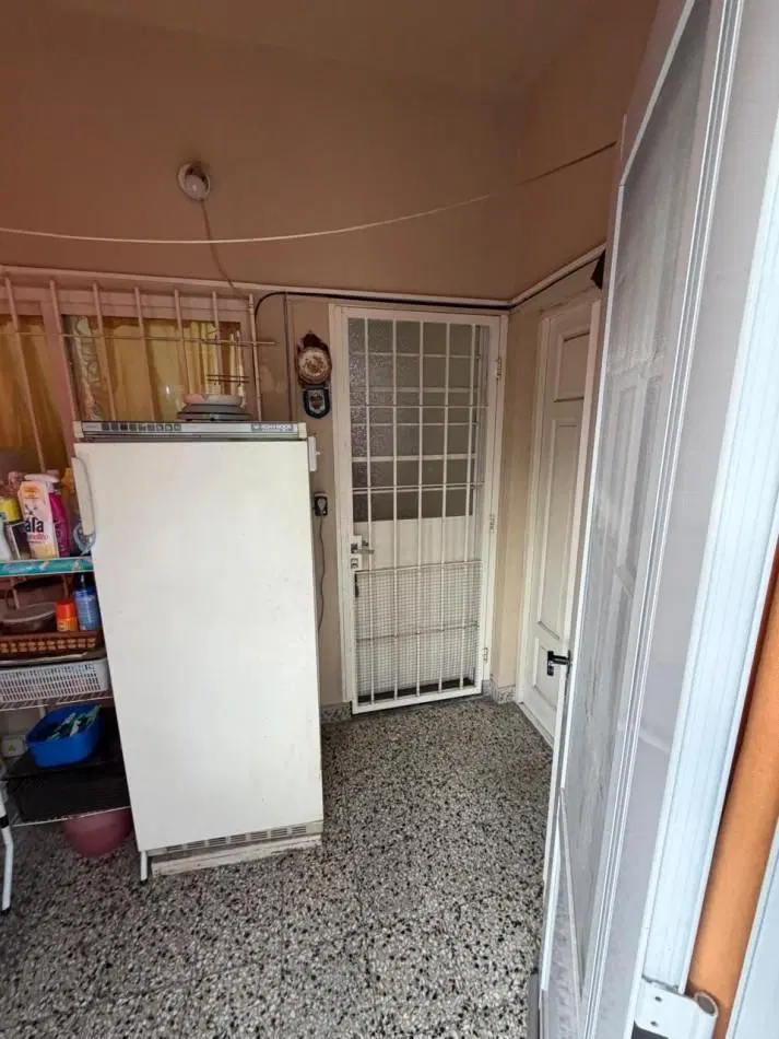 VENTA IDEAL 2 FAMILIAS CASA CON DEPARTAMENTO 2 AMBIENTES, QUINCHO Y AMPLIO PARQUE, FERRE 126 -JOSE M 3