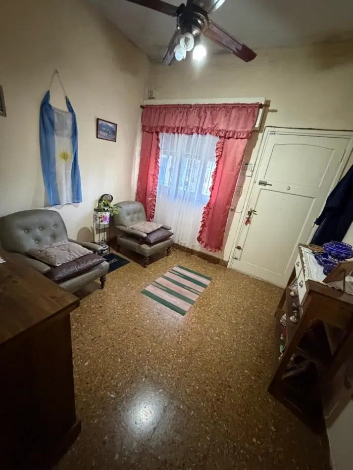 VENTA IDEAL 2 FAMILIAS CASA CON DEPARTAMENTO 2 AMBIENTES, QUINCHO Y AMPLIO PARQUE, FERRE 126 -JOSE M 8