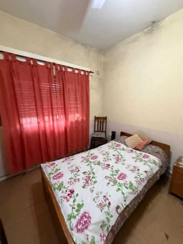 VENTA IDEAL 2 FAMILIAS CASA CON DEPARTAMENTO 2 AMBIENTES, QUINCHO Y AMPLIO PARQUE, FERRE 126 -JOSE M 5