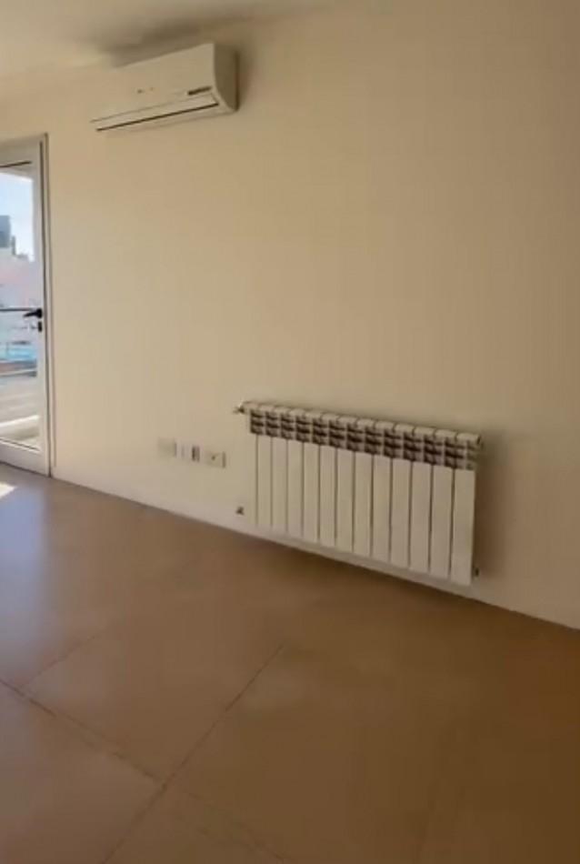 Foto de ALQUILER HERMOSO DEPARTAMENTO 2 AMBIENTES Y COCHERA CUBIERTA -PASAJE, imagen 3