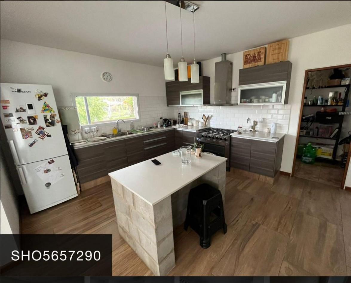 Foto de VENTA CASA 3 DORMITORIOS EN BARRIO LA HORQUETA, CON JARDIN Y GALERIA, imagen 3