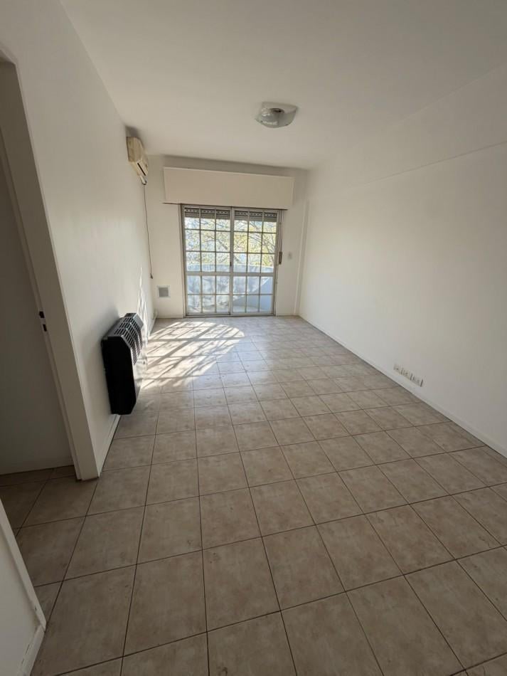 Foto de ALQUILER HERMOSO DEPARTAMENTO 3 AMBIENTES, A UNA CUADRA DE LA ESTACION, imagen 3