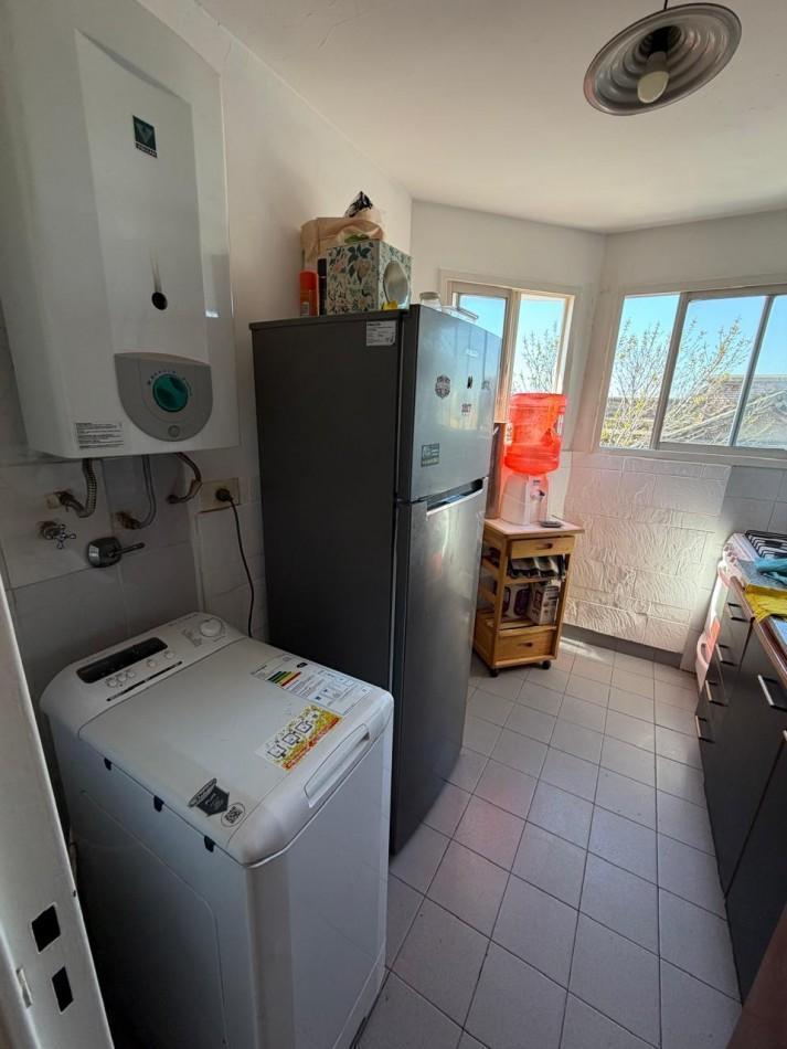 Foto de VENTA DEPARTAMENTO 2 AMBIENTES EN TERCER PISO, EXCELENTE UBICACION, A 3, imagen 2